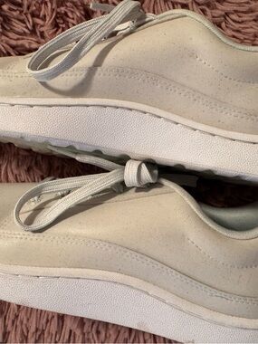 allbirds Women's Sneakers in Off-White/Cream